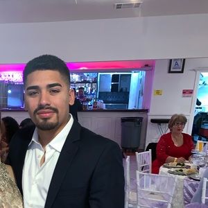 Meet your Posher, Alexis